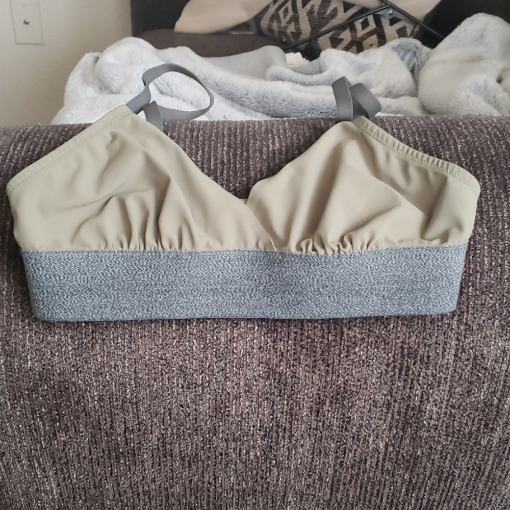 Active bra.